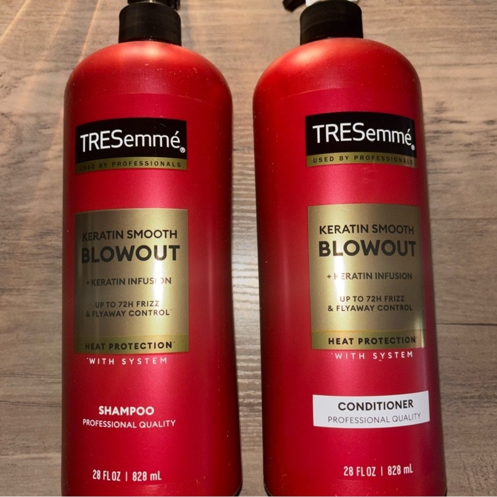 TRESemmé Keratin Smooth Blowout Shampoo and Conditioner Set